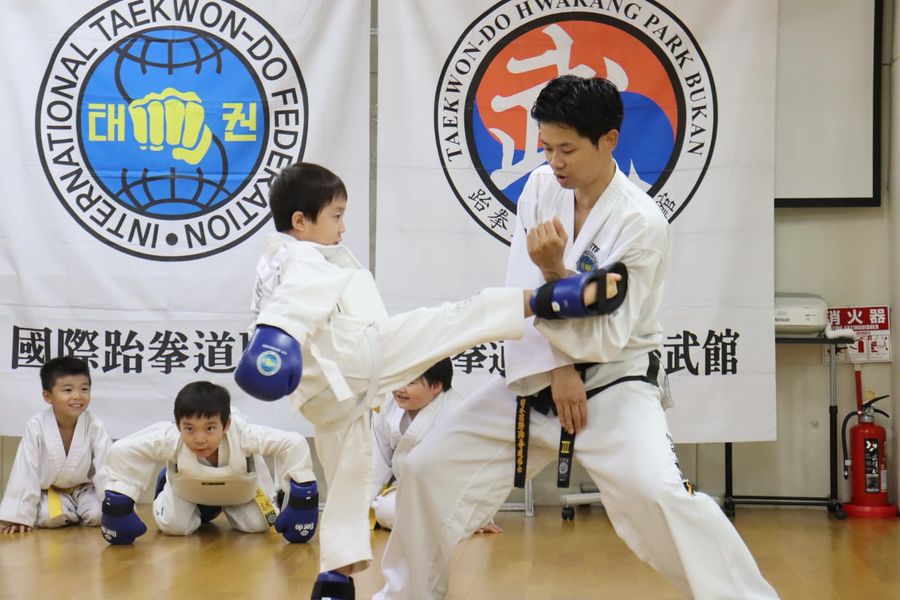 埼玉,東京の武道,格闘技,習い事ならテコンドー・ファラン朴武館