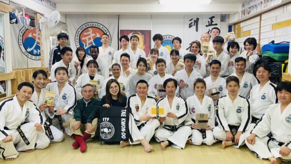 香港テコンドーチームと国際親善合同稽古