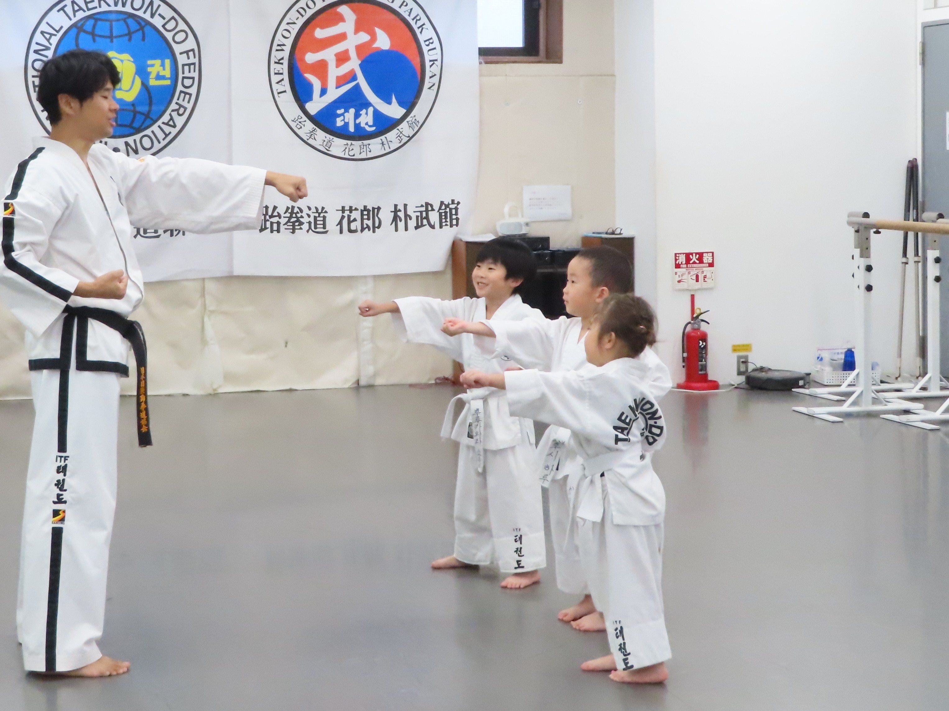 南浦和道場 幼年部（4歳〜6歳）の稽古のようす