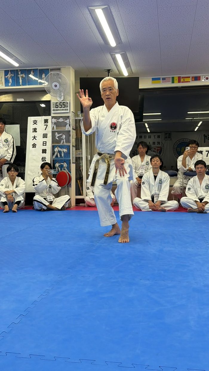 聖喜館（剛柔流空手道）の演武