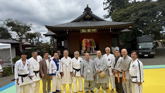 日韓の指導者の集合写真