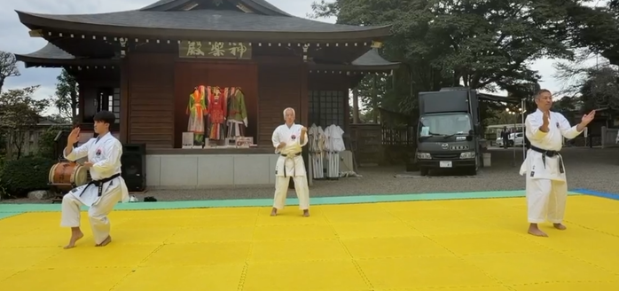 聖喜館（剛柔流空手道）の二人組の演武